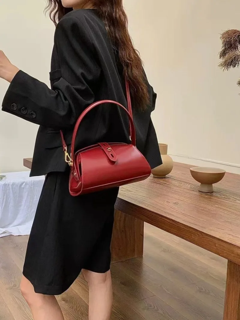 Korean Niche Chic Elegant Handbags Female Genuine Leather Luxury Portable Shoulder Bags 2024 New Elegant Purses Clutch Bolsas