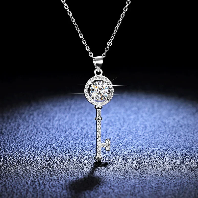 18K gold moissanite key necklace for women classic 1 carat pendant D color VVS1 diamond PT950 platinum fashion jewelry