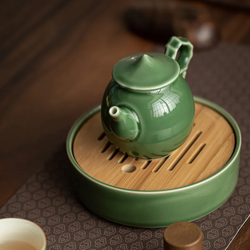 200ml Green Glass Glaze Ceramic Cone Pot Handmade Yue Kiln Celadon Lake Stone Teapot Kung Fu Tea Set Tea Maker Hand-held Pot