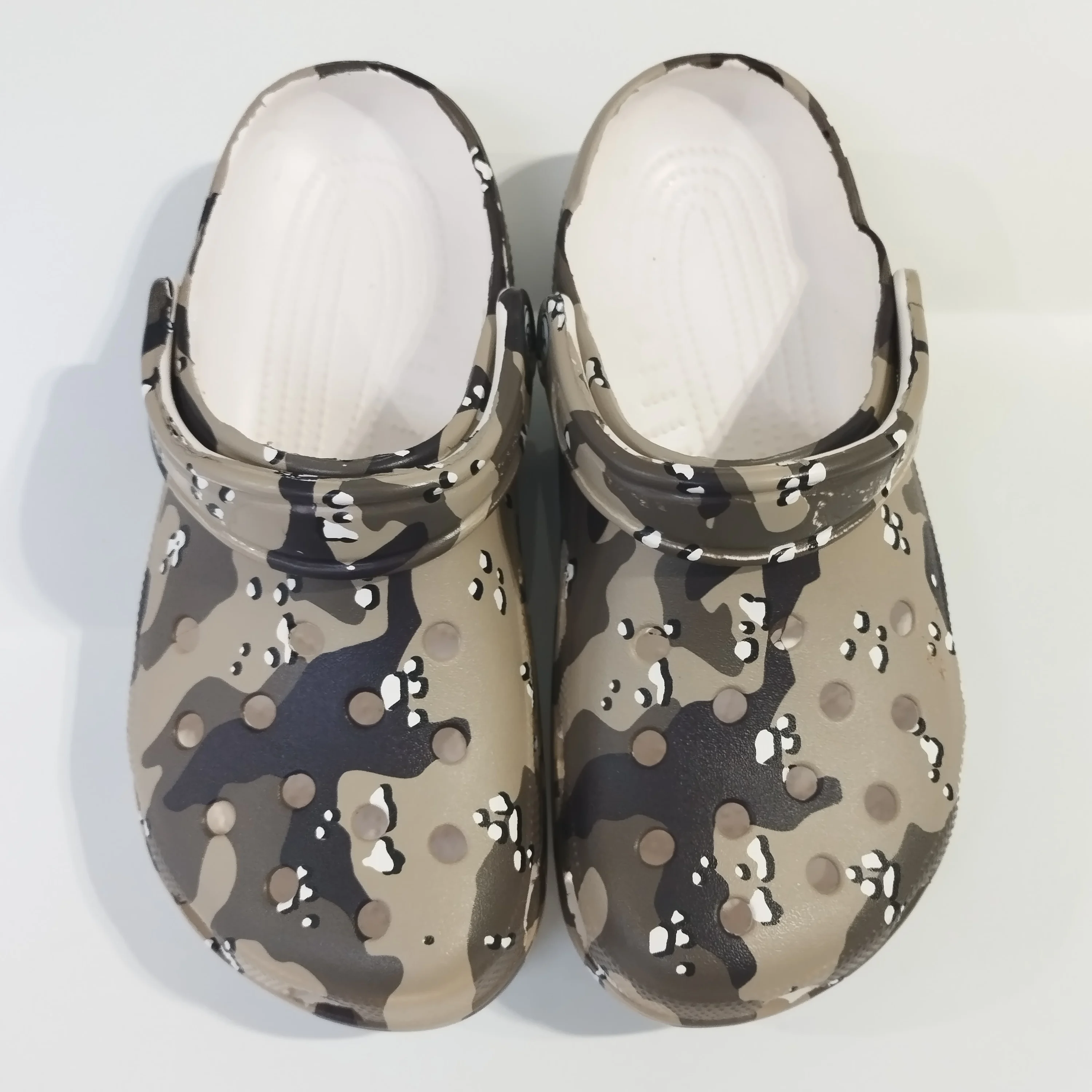 

2025 Summer Children's Camouflage Breathable Hole ShoesVersatile Non-Slip Sandals Beach Wear Home Slippers for Kids Gifts