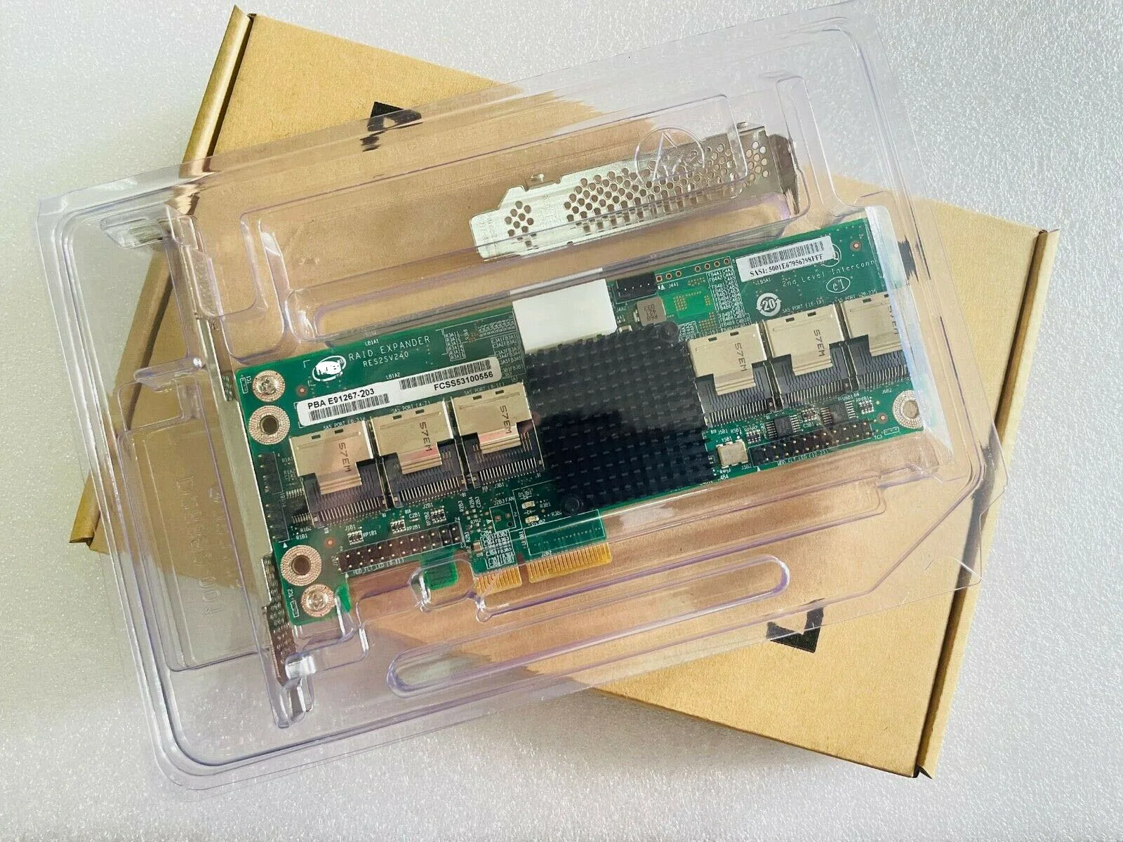 Intel hard drive extender RES2SV240 PCIe x8 6G SAS SATA 24 port E91267-203