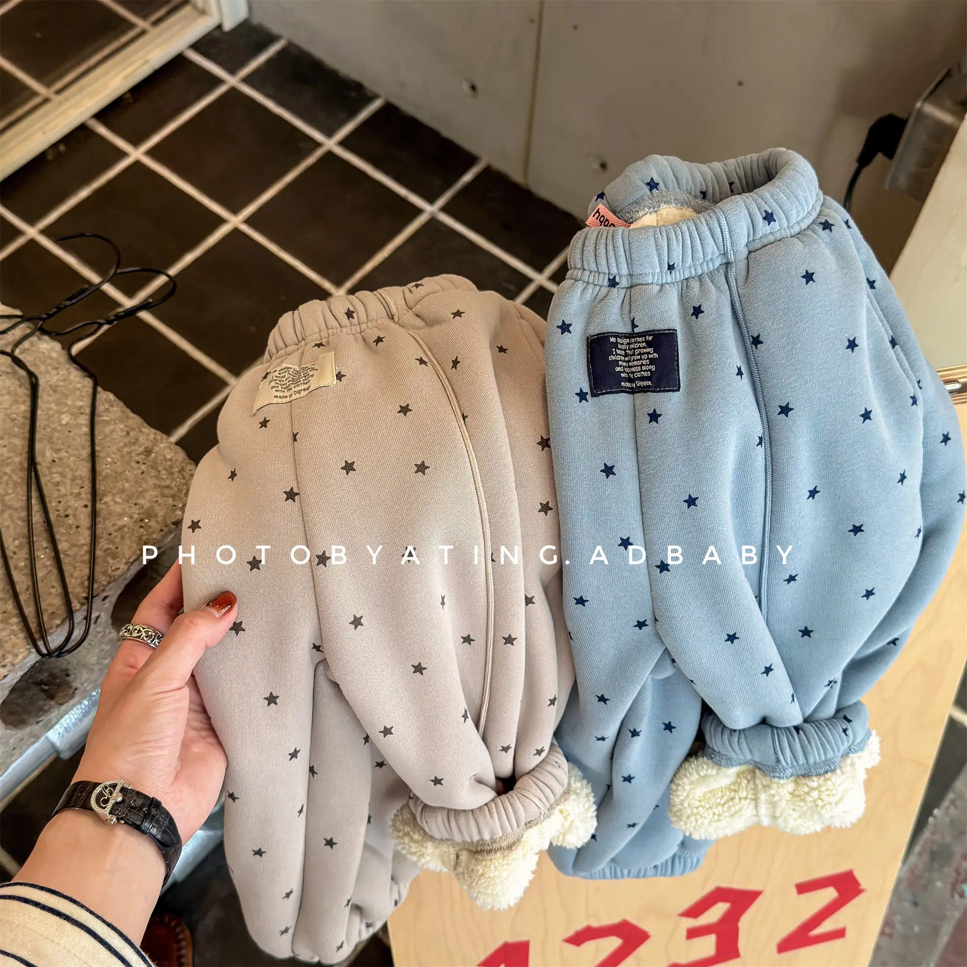 

Children Clothing Girls Warm Versatile Korean Style Long Pants 2025 Winter New Boys Girls' Fashionable Casual Fleece Sweatpants