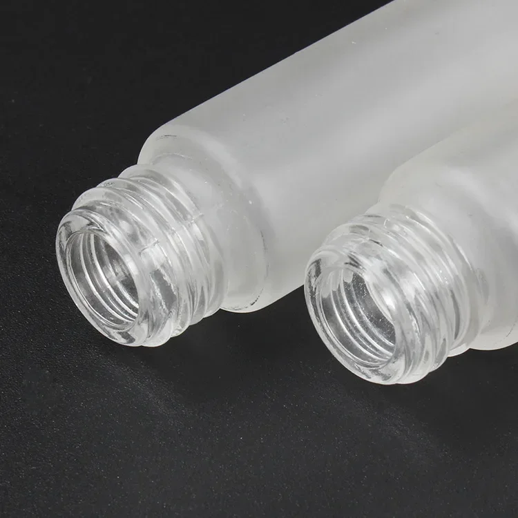 50 stücke 10 ml Ätherisches Öl Mini Probe Rollen Tragbare Verdickte Glas Kugellager Flasche Ätherisches Öl Flasche Großhandel