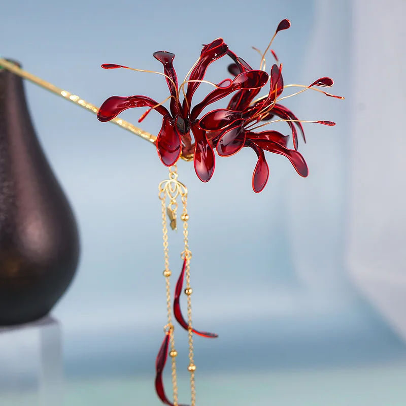 دبوس شعر بشرابة زنبق العنكبوت الأحمر إكسسوار شعر عتيق على الطراز الصيني الجديد لأداء مرحلة هانفو تشيباو هدية مستوحاة قديمة