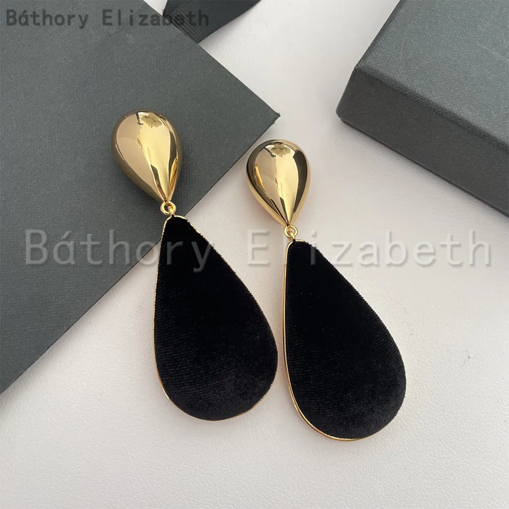 

Báthory Elizabeth 2024 Famous Designer Brand Velvet Black Water Droplet Ear Clip Luxury Earring Women Fashion Vintage Jewelry