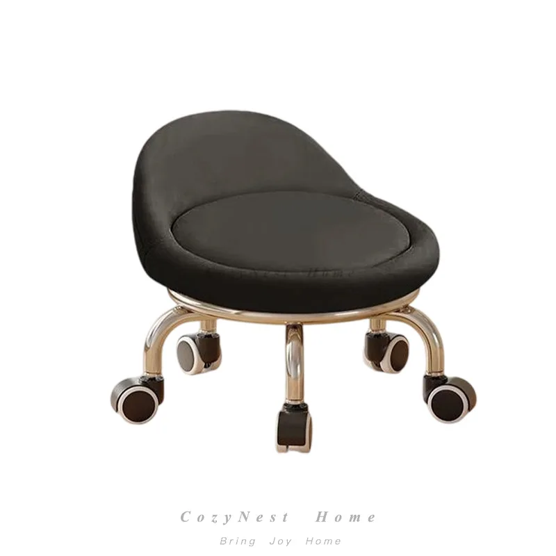 Small chair for children with wheels Movable small bench for toddlers Pulley shoe changing stool