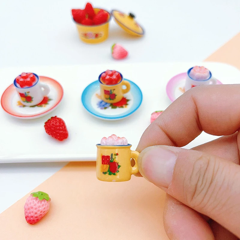 Set di cibo da gioco in miniatura: decorazioni per casa delle bambole da 5 pezzi con mini cupcake e bacino smaltato, accessori per giocattoli per bambole.