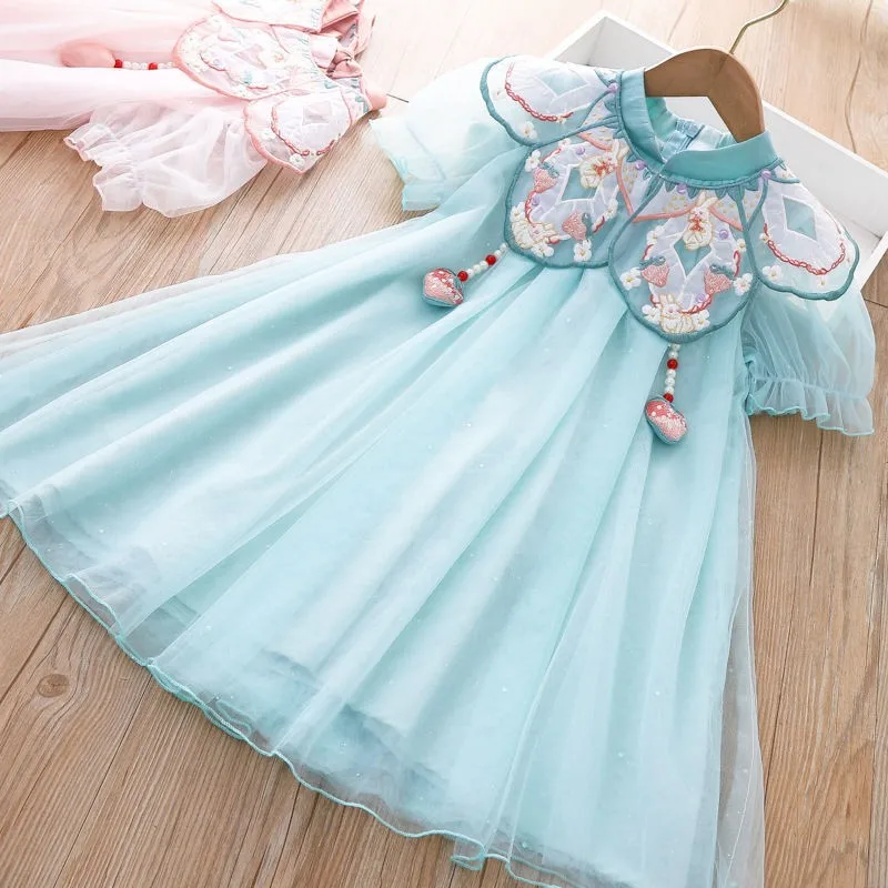 

Lovely Girls Gauze Skirt Kids Chinese Style Embroider Cheongsam With Cloud Shoulder Children Traditional Qipao Dresses