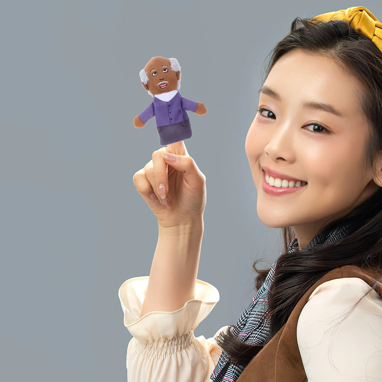 

6Pcs Family Finger Puppets Storytelling Set Cute Hand Puppets for Toddlers Preschool Role Play Parent Child Interaction