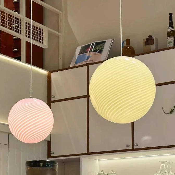 مورانو مصاصة فقاعة ملونة زجاج إبداعي قلادة ضوء القرون الوسطى كريم مطعم غرفة نوم غرفة الأطفال ضوء بريق