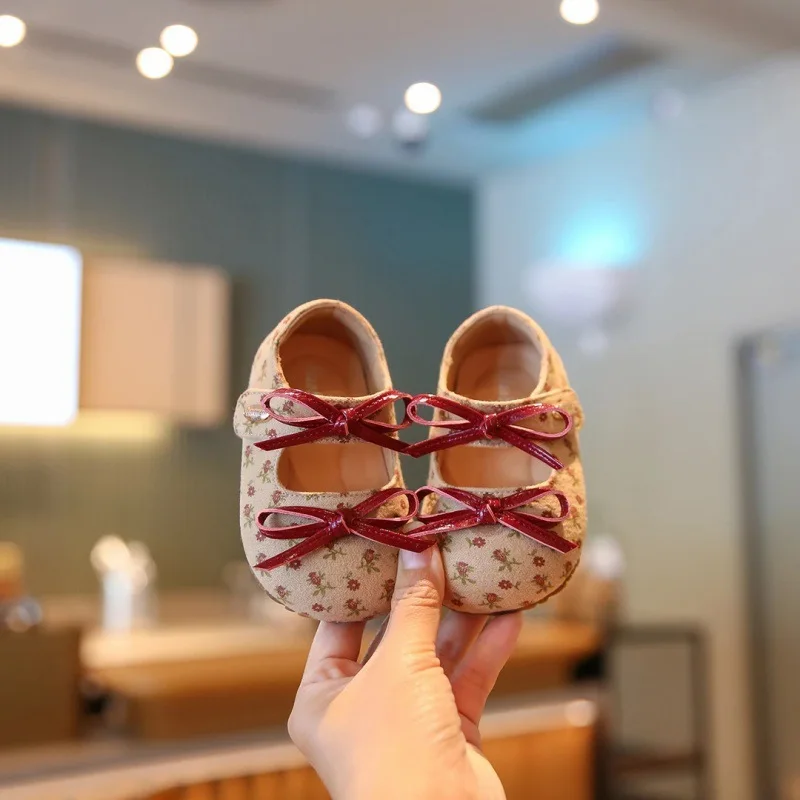 أطفال حذاء كاجوال طفل أحذية بكعب منخفض بولي أحذية أحذية من الجلد أحذية الربيع للفتيات المضادة للانزلاق حذاء أبيض حجم 11 سنتيمتر-13 سنتيمتر