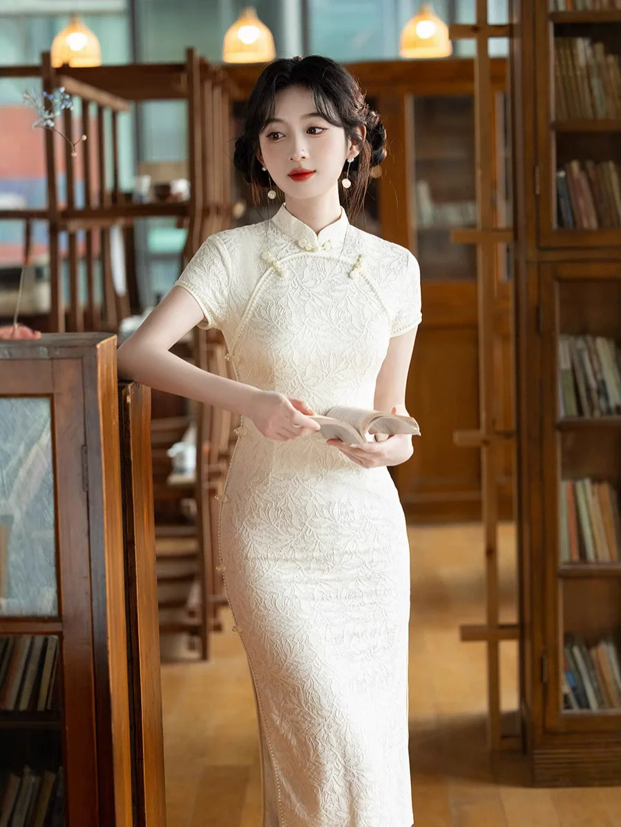 

Engagement Cheongsam 2025 New White Elegant Lace Youthful Improvement Dress Qipao