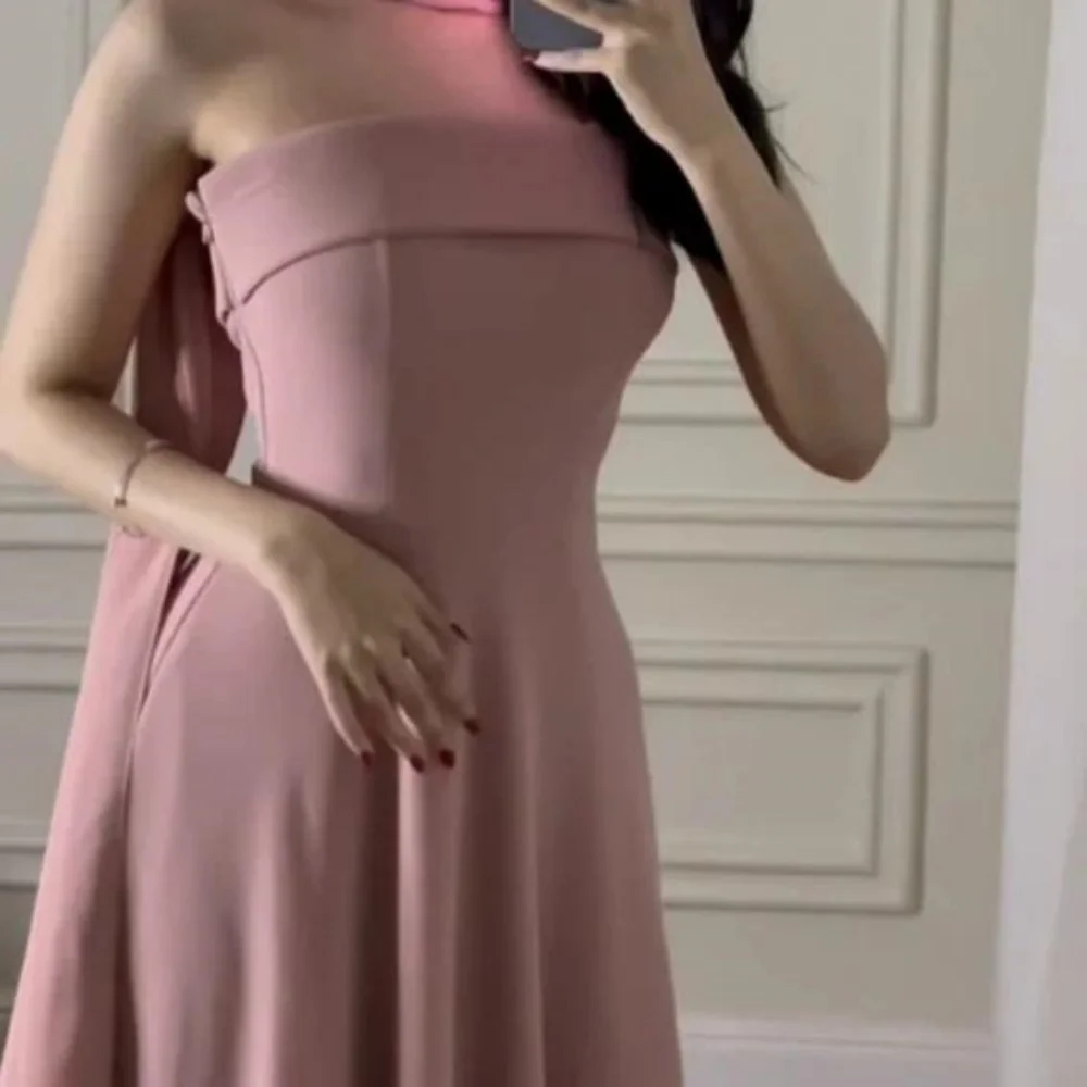 فستان حفلة موسيقية نسائي رائع مخصص بدون أكمام ساحر على شكل حرف a رقبة قارب طول الأرض فستان الحفلات مثير للنساء ثوب مسائي