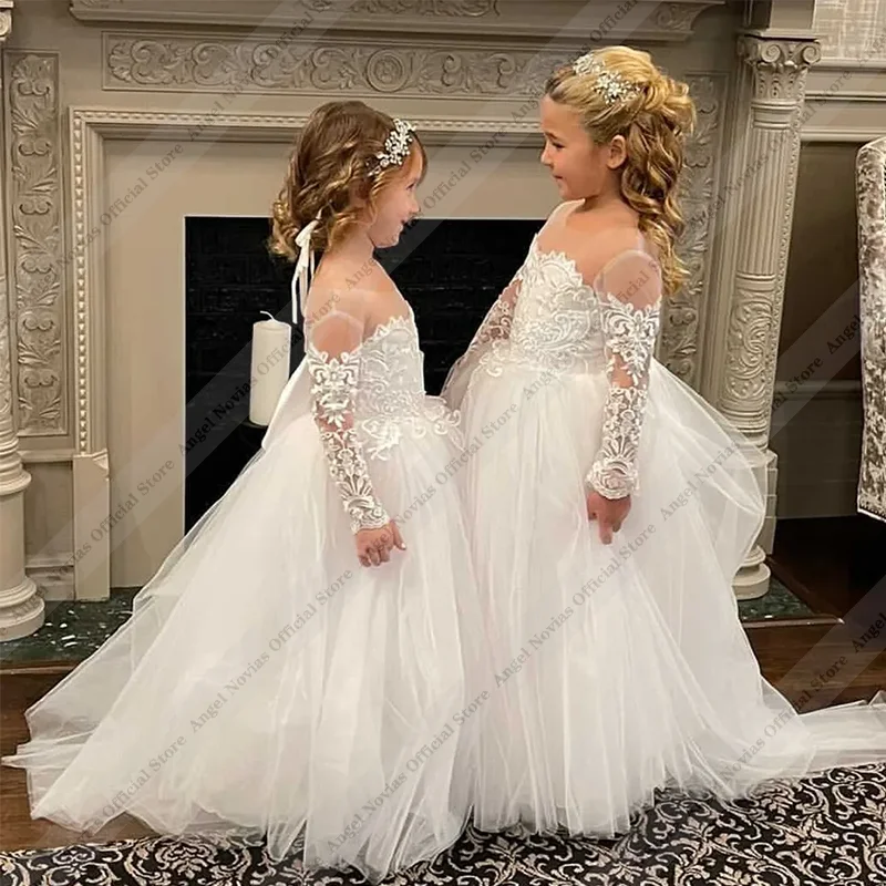 

Customized Long Sleeves Ivory Tulle Wedding Flower Girl Dress for Kids with Bow Birthday First Communion Dress
