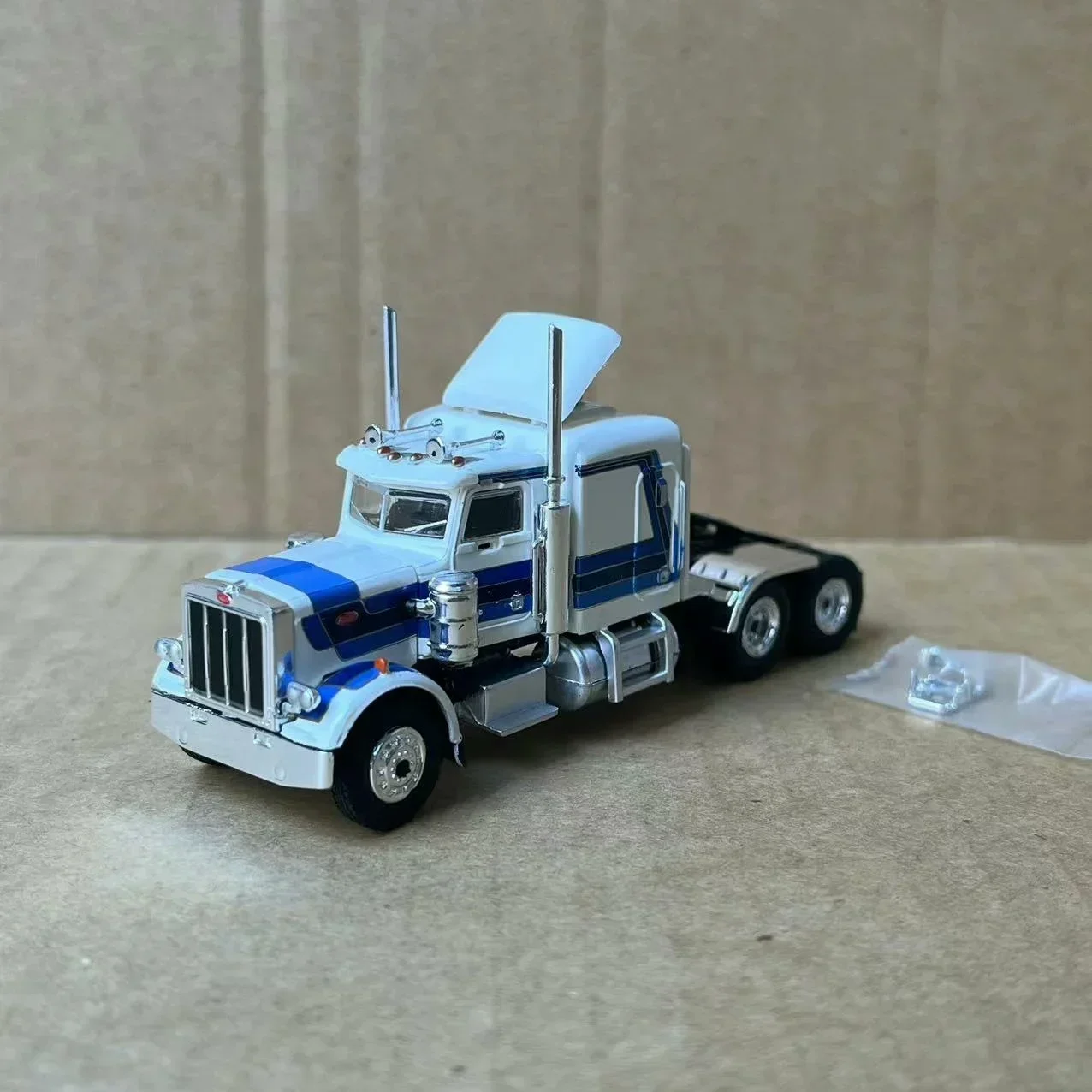 1:87 HO Peterbilt 359 Truck Trailer Head Plastic Car Model Toy Collectible