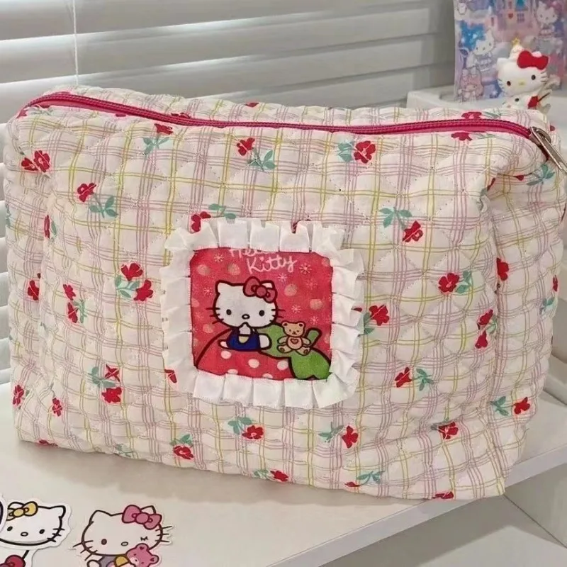 Hello Kitty Cute Cartoon Cat Large Capacity Makeup Bag Travel Portable Floral Student Storage Bag Women Accessories Wholesele