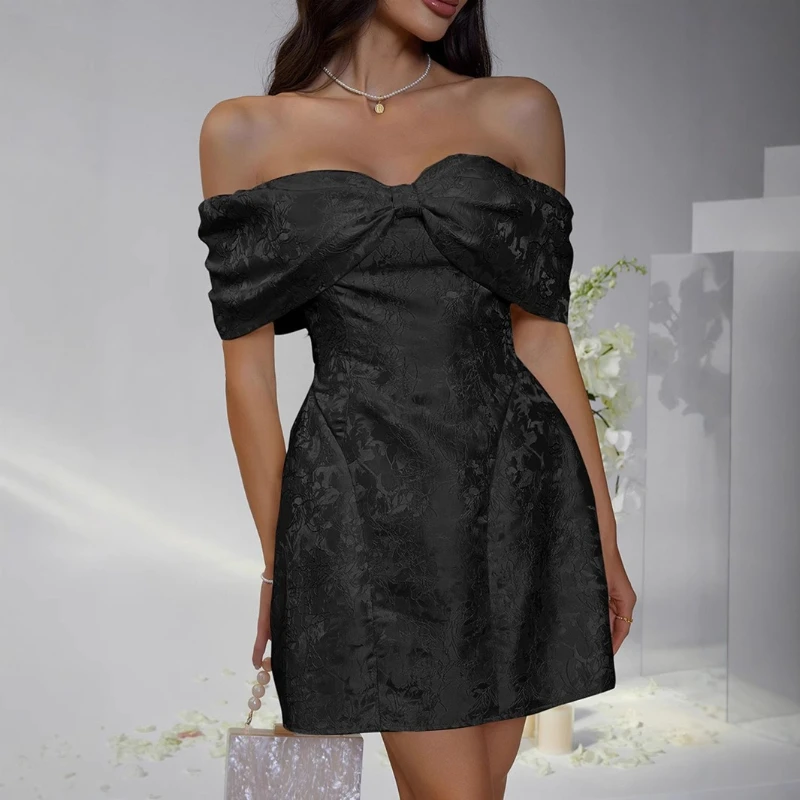

2026 Summer New Party Bow Strapless Design with a Cinched Waist and Slim Fit Dress for Women