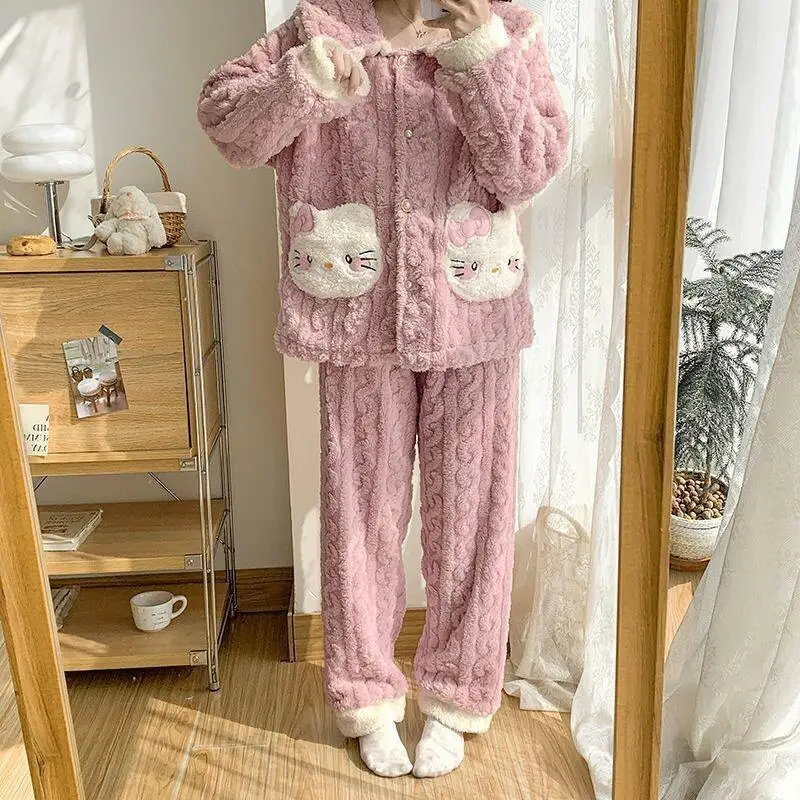 

Новый комплект зимней пижамы Sanrio Sweet Hello Kitty из кораллового флиса для женщин: повседневная носка дома и на улице, милый кардиган