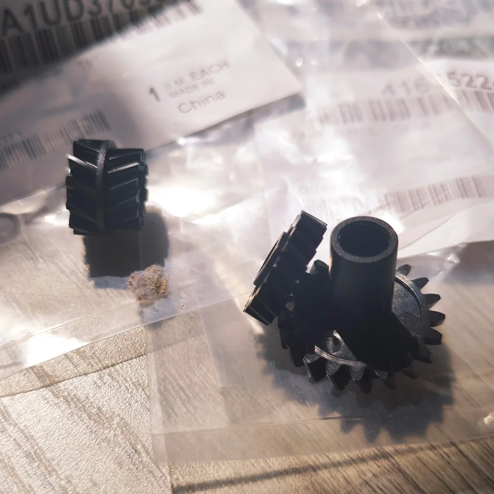 

1X A1UD371000 A1UD370900 4163522401 Шестерня разработчика для Konica Minolta bizhub 223 283 363 423 7828