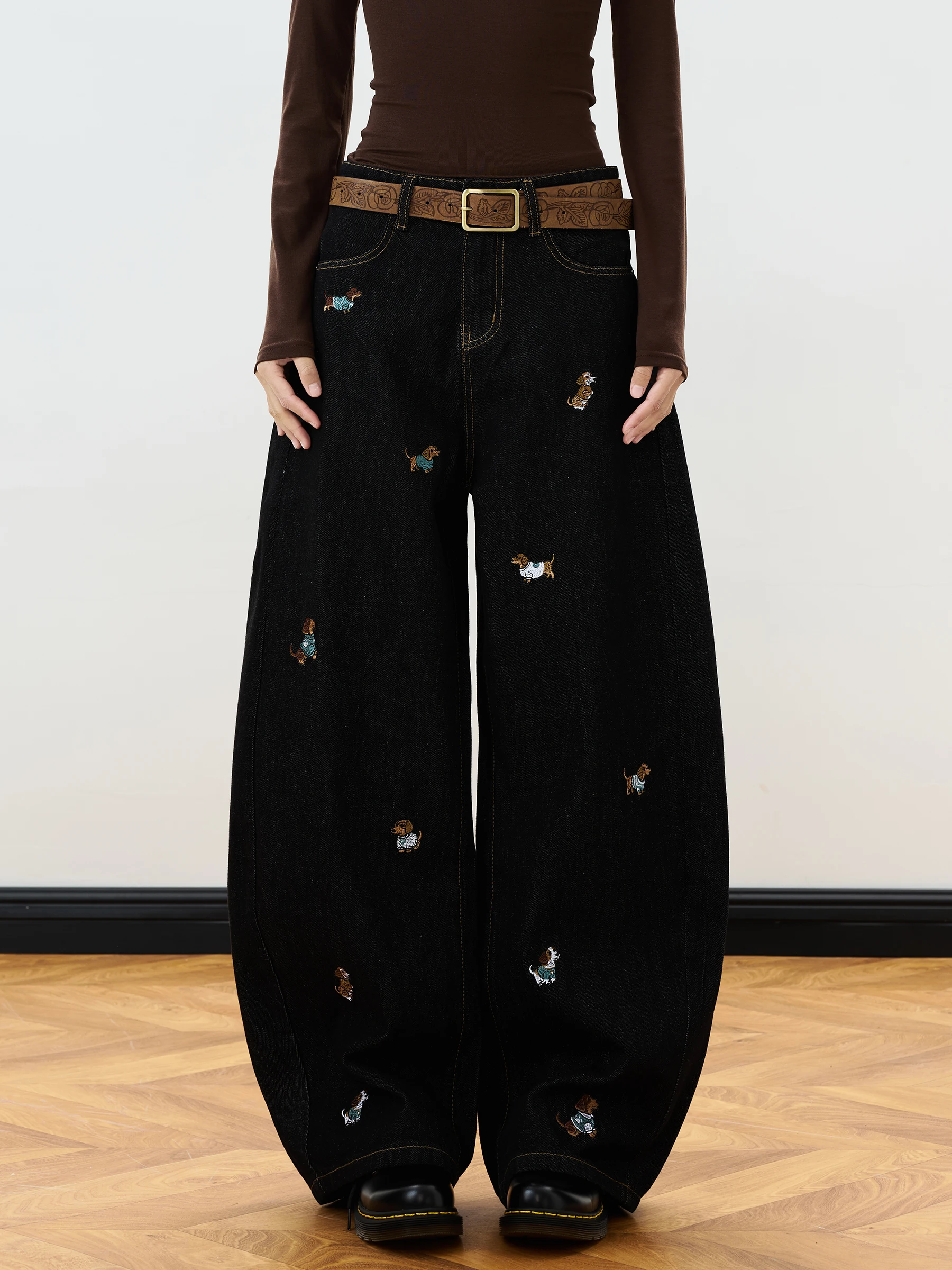 

Джинсы женские Junecut в американском ретро-стиле с вышивкой мультяшной собаки, свободные, повседневные, черные, с натуральной талией, на молнии, на все сезоны