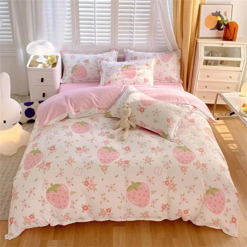 set-di-biancheria-da-letto-con-copripiumino-lenzuolo-e-federe-con-motivo-floreale-e-fragole-rosa-morbido-cotone-lavato-per-ragazze