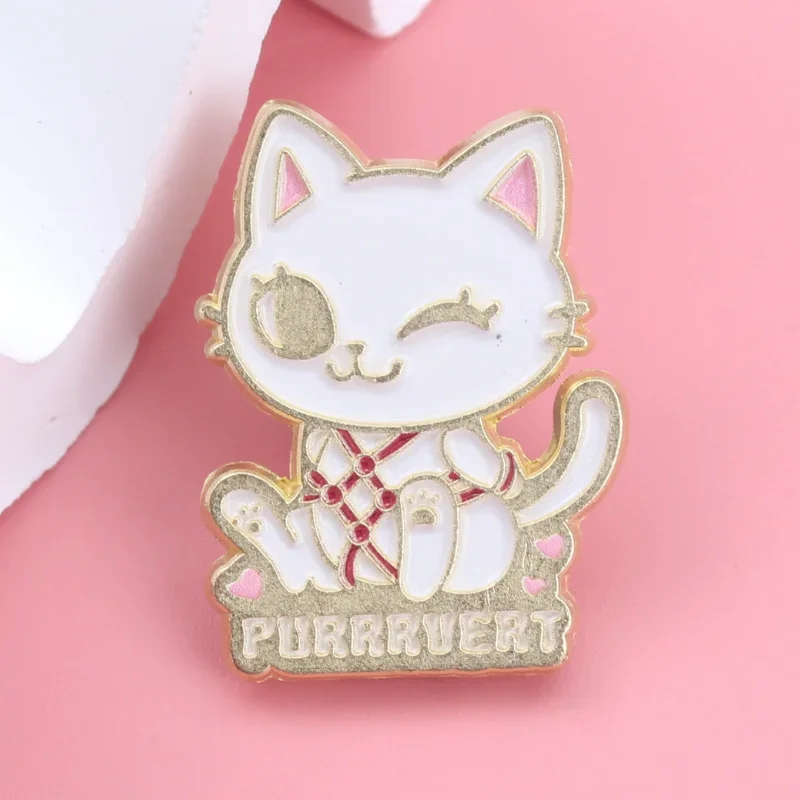 1pc Binding cat cute animal personality unique alloy badge, enamel pin. Backpack pins, etc.