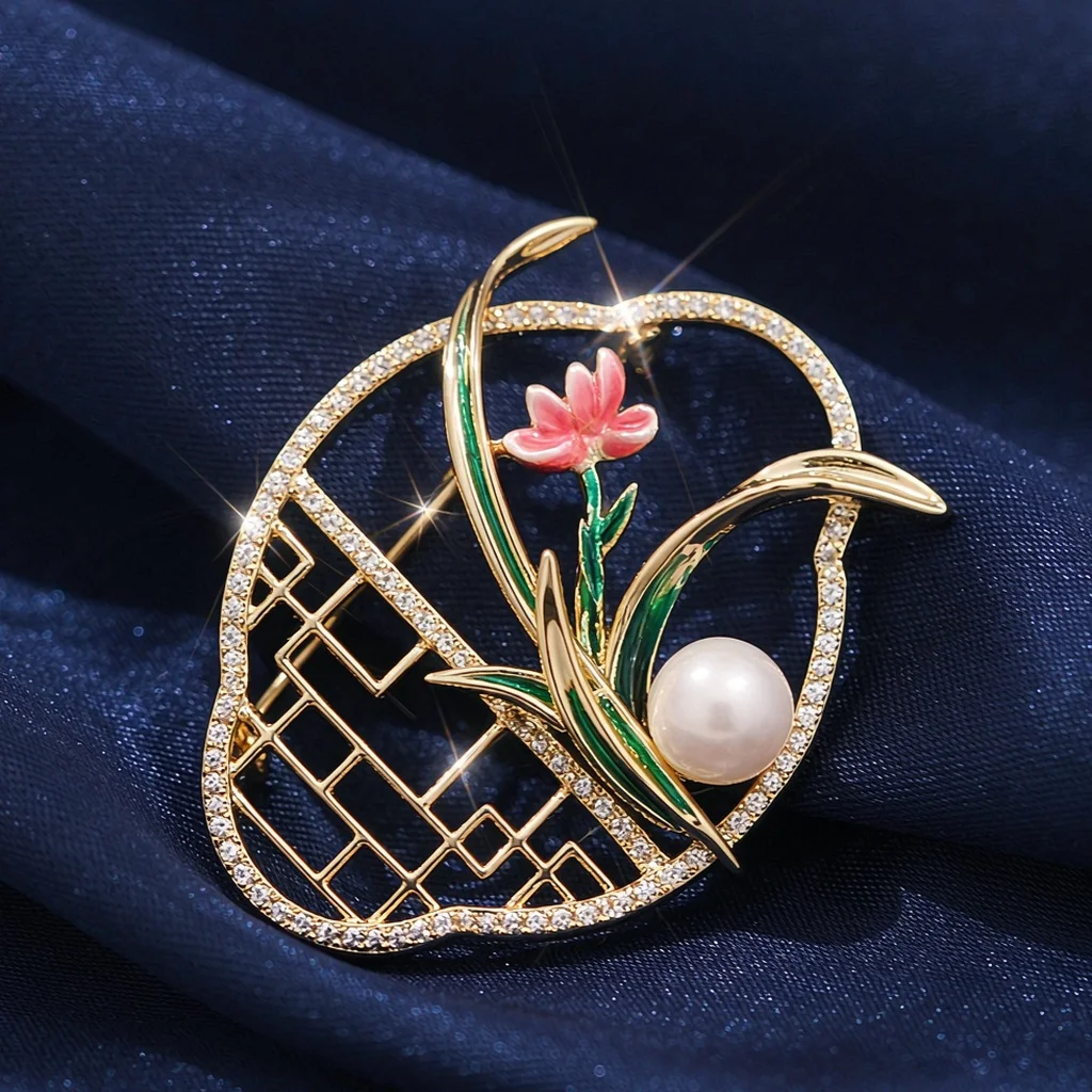 2026 Light Luxury Waterproof Brooch, Couple's Shoe Surface Metal Badge, Unique Clothing Pin, Women's Suit Pin, Anti-Exposure Accessory, Corsage, Commuter Metal Lapel Pin, Personalized Outfit, Best Matching Accessory, Minimalist, Badge Brooch, European Retro, Bow Tie Accessory, Scarf Clip, Silk Clip