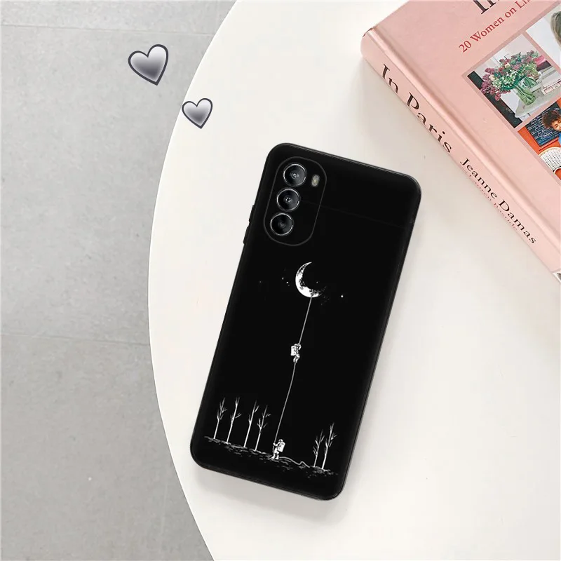 Matte Phone Cases for Motorola Moto G31 G50 G30 G51 G60 G71 G22 G32 G52 G72 G53 G73 G9 Starry Flower Astronaut Black Soft Cover image 3
