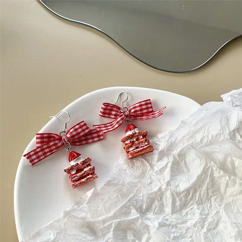 أقراط كعكة الفراولة الكورية Ins نمط لطيف فتاة الملحقات الحلو القوس فحص الأقراط شخصية شعبية