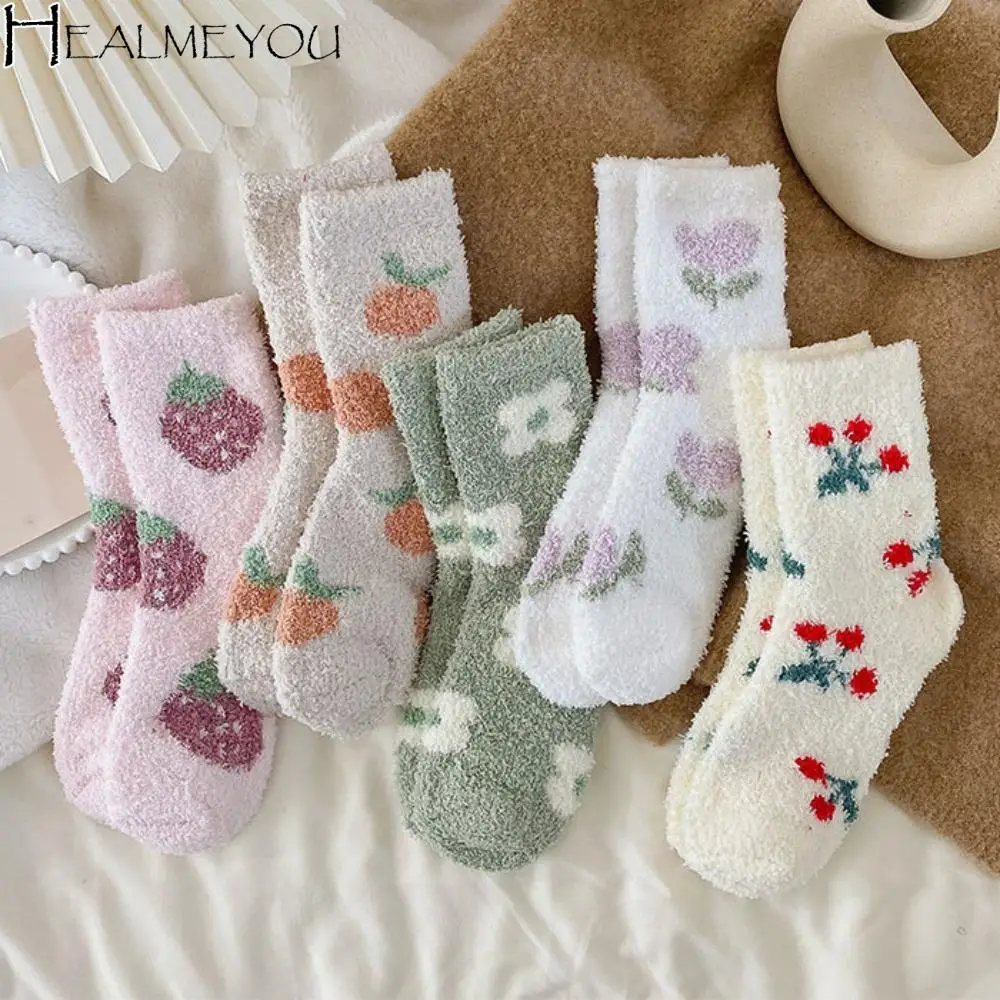 

Удобные утолщенные носки из кораллового флиса, зимние носки-тапочки с цветком и клубникой, чулочно-носочные изделия для сна, теплые носки, женские осенние