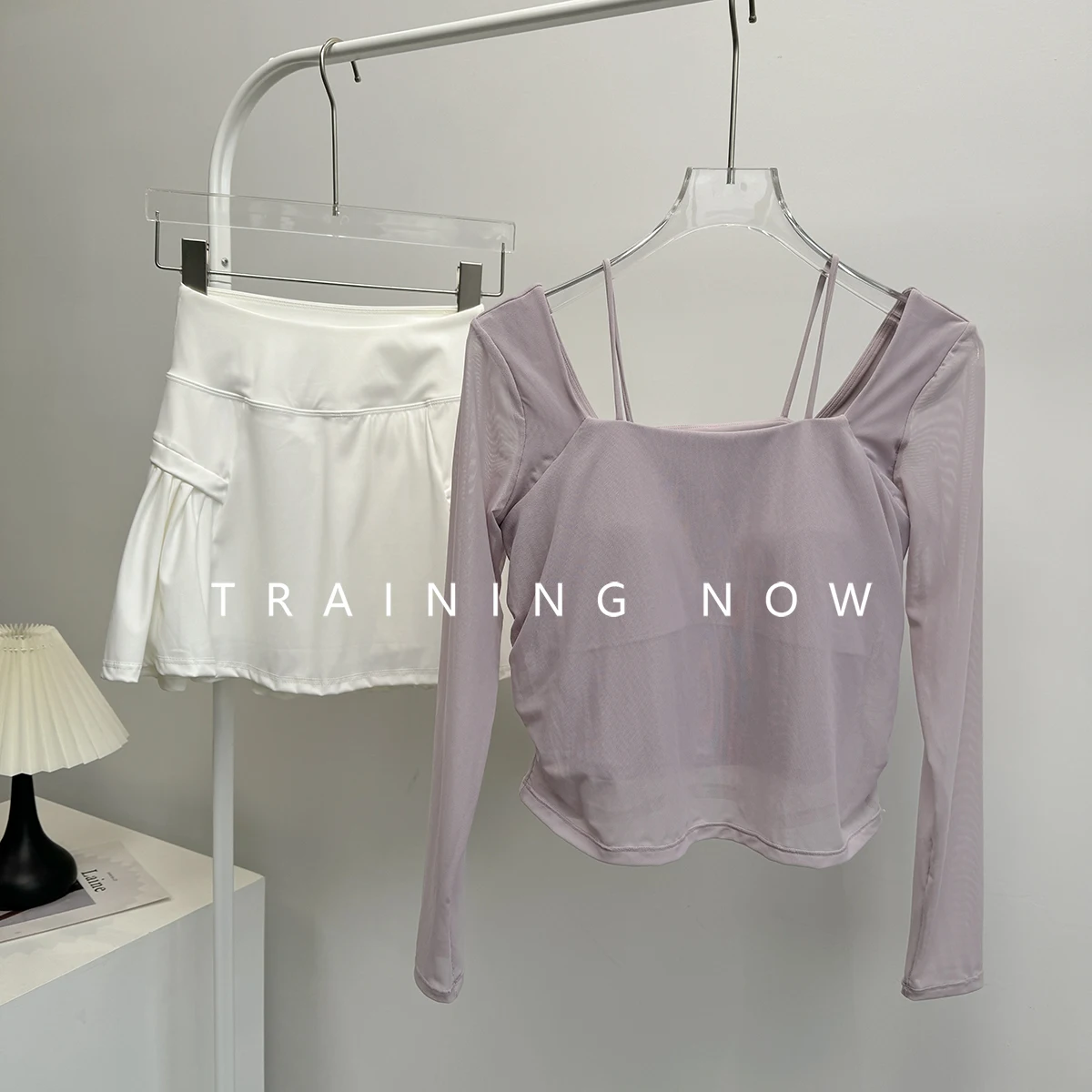 

Tennis fitness suit for women in summer slim yoga suit with chest pad long sleeves running quick-drying sports pleated skirt