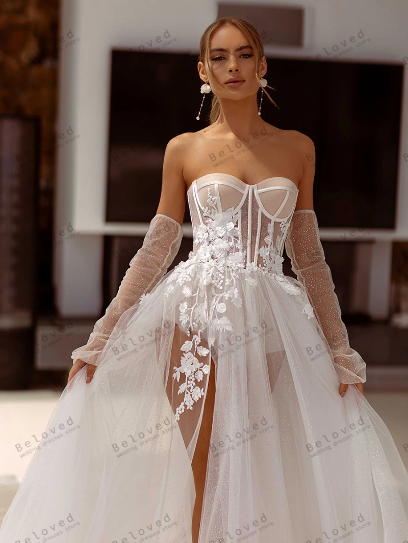 Abiti da sposa vintage A-Line Tulle Abiti da sposa a strati Applicazioni in pizzo Sexy senza spalline Illusion Abiti da sposa personalizzati