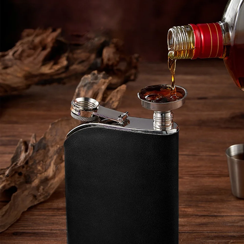 304 Stainless Steel Stainless Steel Hip Flask Leak Proof 240ml Capacity Whiskey Hip Flask Thickened Design Outdoor Travel Flask