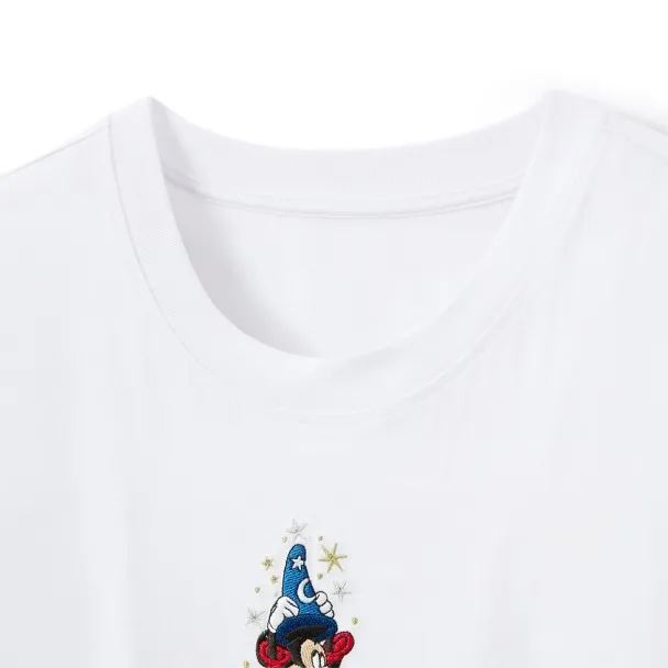Fantasia Mickey Mouse 2025 Camiseta de algodón de verano Estilo casual con bordado de mago Mickey Adecuado para uso diario y fiesta