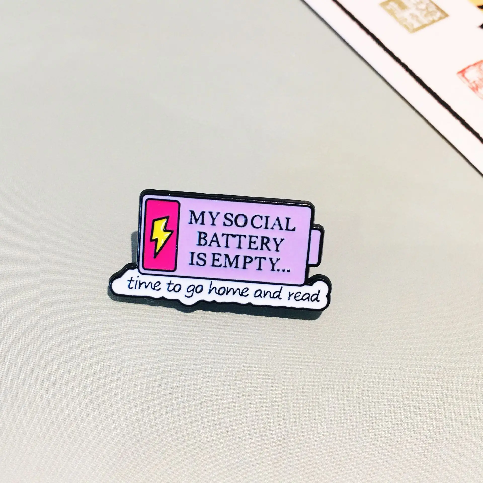 البطارية الاجتماعية 1% بروش الصنوبر التلبيب شارة بدبابيس على ظهره الملابس والاكسسوارات مجوهرات الأزياء هدايا 2025 #3