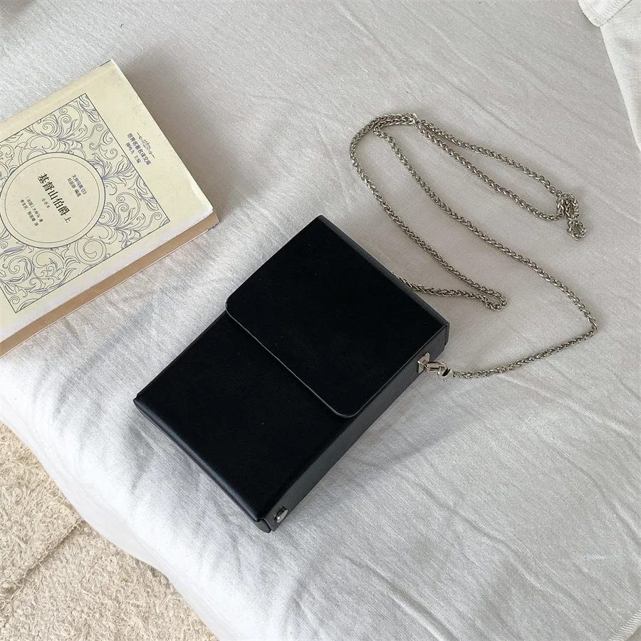 

Модная сумка-бокс через плечо с заклепками для женщин, сумка кросс-боди в стиле панк с заклепками, женская сумка из высококачественной искусственной кожи, новые сумки и клатчи.