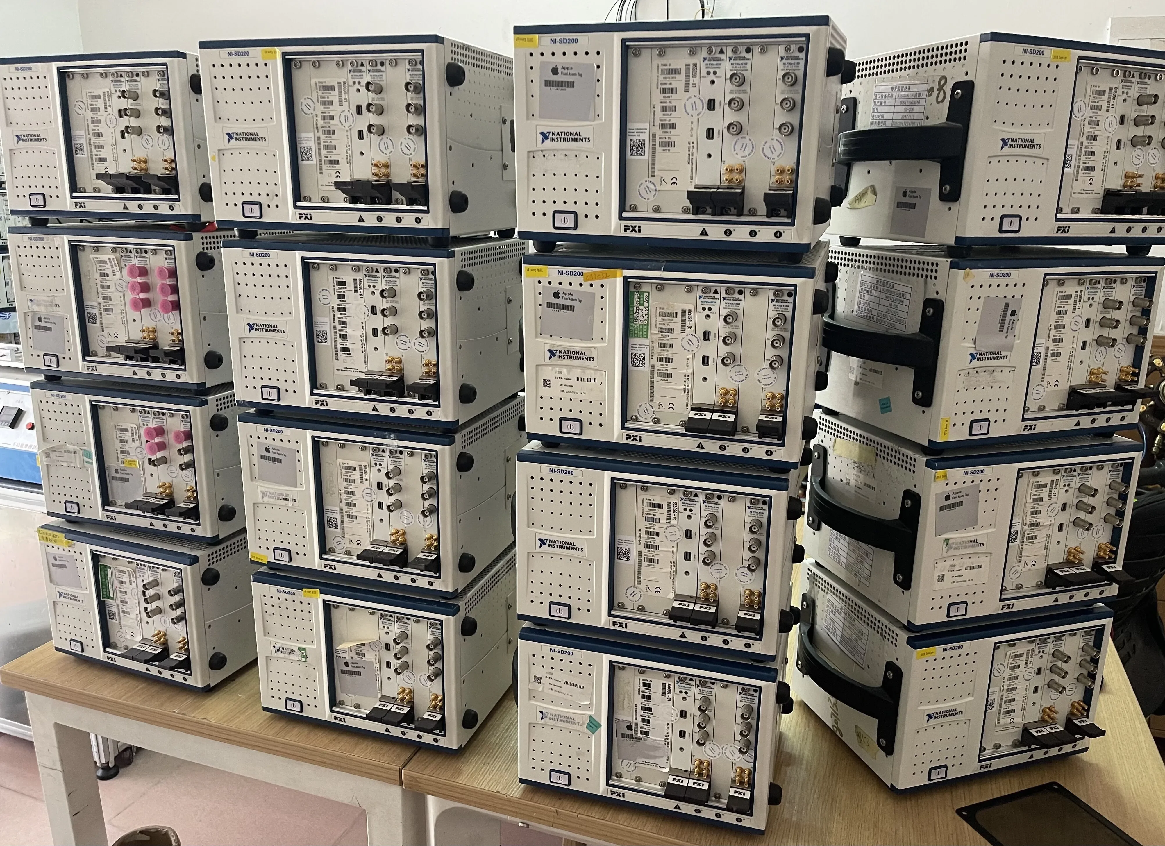 

Оригинальный корпус NI PXIE-1071, промышленный компьютер NI PXIE-5644R/NI PXIE-8379