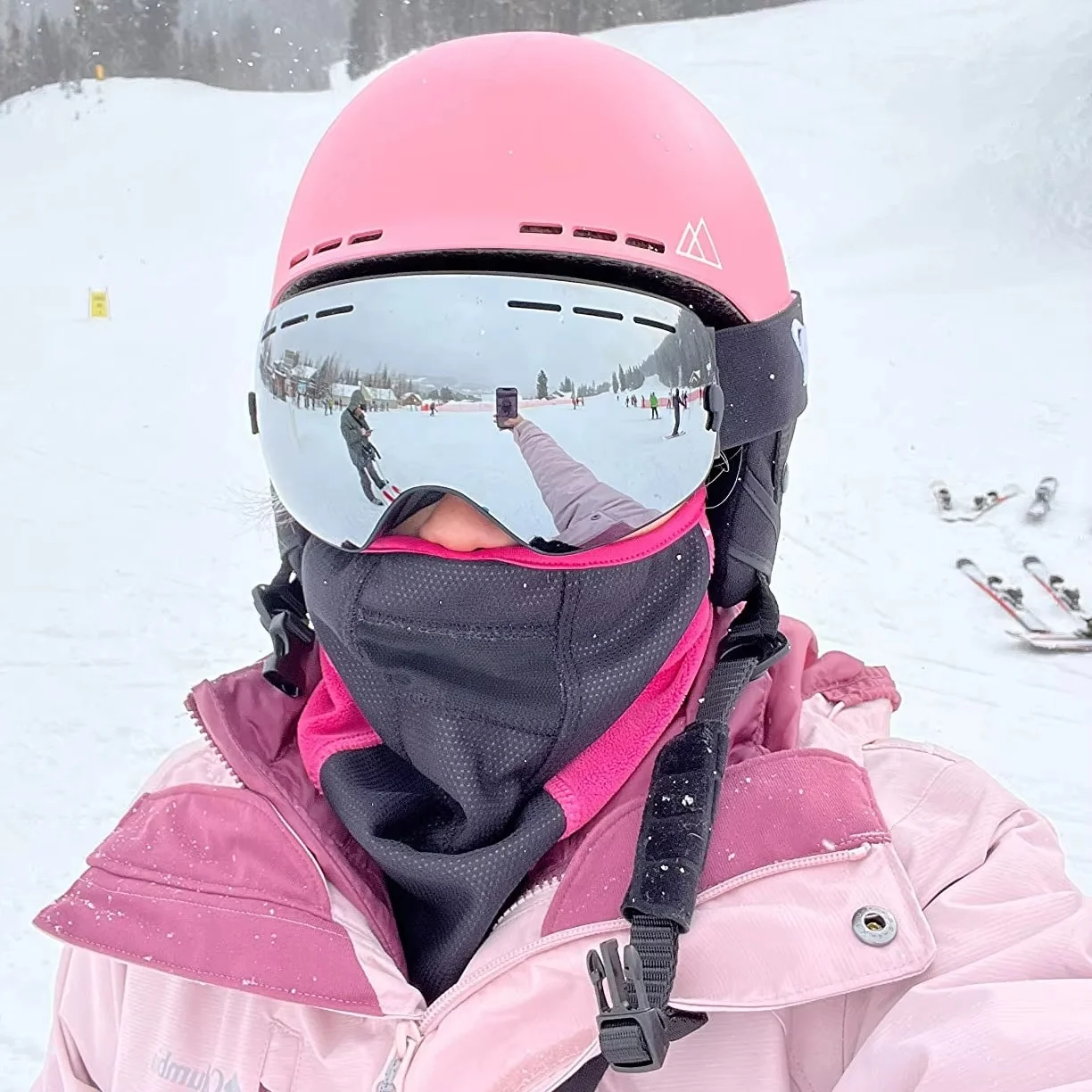 2025 Ski Snowboard Oval Snow Goggles with UV Protection Anti-Fog Spherical Anti-Slip Strap Detachable Lens for Men Women Adult