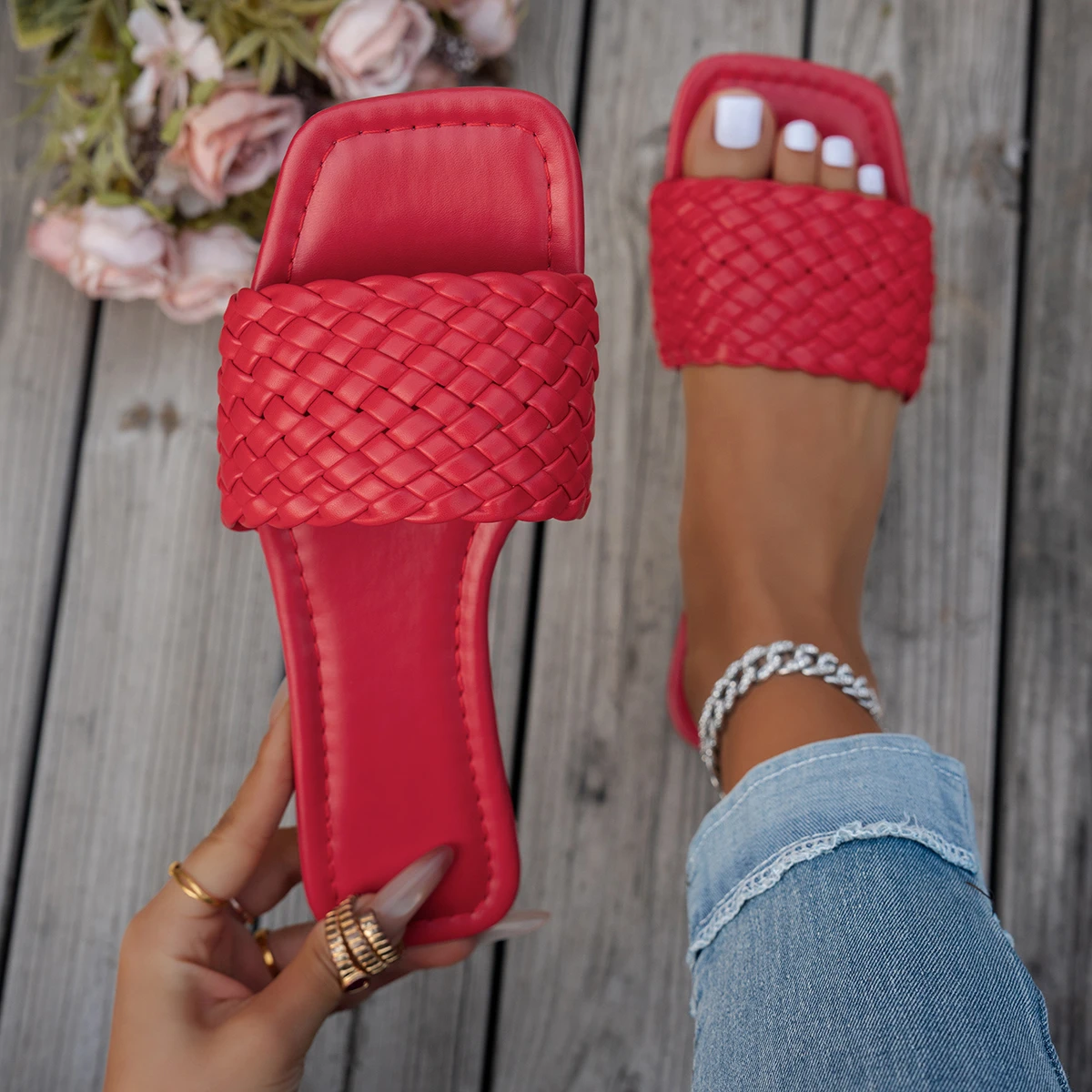 

Women Slippers Lightweight Outside Wear Sandals Summer One-Row Weave Slippers Fashion Casual Beach Shoes Designer Slides Wome