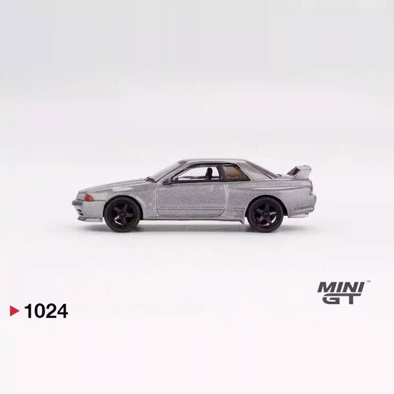 

Коллекционная модель автомобиля MINIGT GTR R32 из сплава, масштаб 1:64, статическое украшение для демонстрации, сувенир, подарок