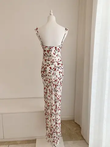 2025 Ny 100% Siden Dam V-ringad Volanger Ärmlös Slim Fit Jordgubbsmönstrad Långklänning 10 best sales 100 sidenklänningar - №10