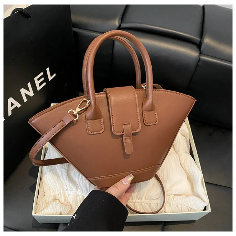 

New handheld Winged Bag Women Fashion Luxury Designer Vegetable Basket Bag PU Crossbody Bucket Bag Purse Ladies Shopper Bags