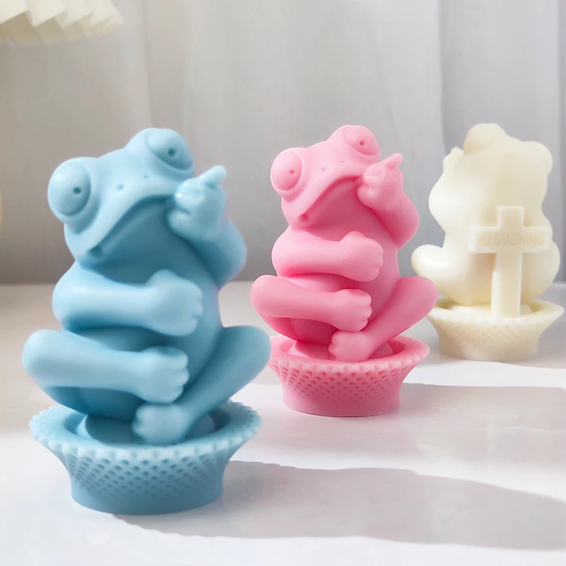 Smoking Frog Candle Mold Contradiction Frog Aromatherapy Candle Pendant Ice Grid Mold