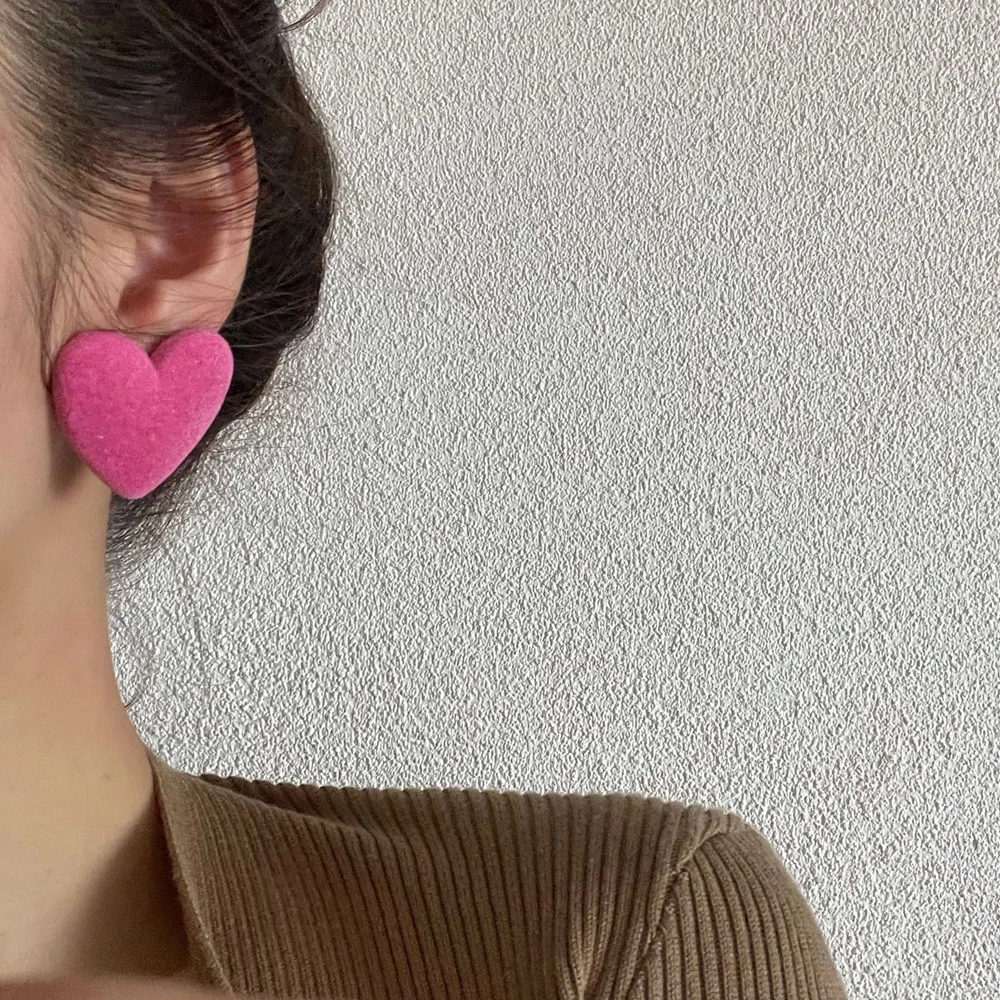 Korean Trendy Vintage Flocking Big Heart Stud Earrings for Girls Woman Fashionable Fuchsia Coffee Blue Jewelry 2022 Luxury