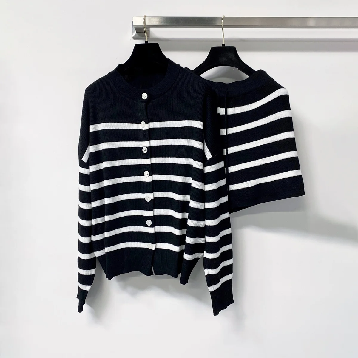 2026 high-quality women's striped knitted two-piece set for women--hb813