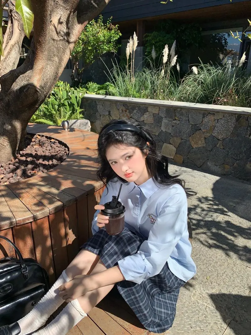 

Korean Style Embroidered Long Sleeve Collared Casual Women's Shirt Versatile Loose Fit Durable Breathable Spring 2026 Blue Ja...