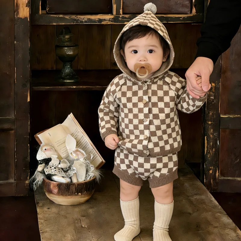 Childrens Baby Spring Knitted Outfit 2026 New Fashionable Baby Plaid Hooded Sweater Cardigan Casual Five-Point Pants Set