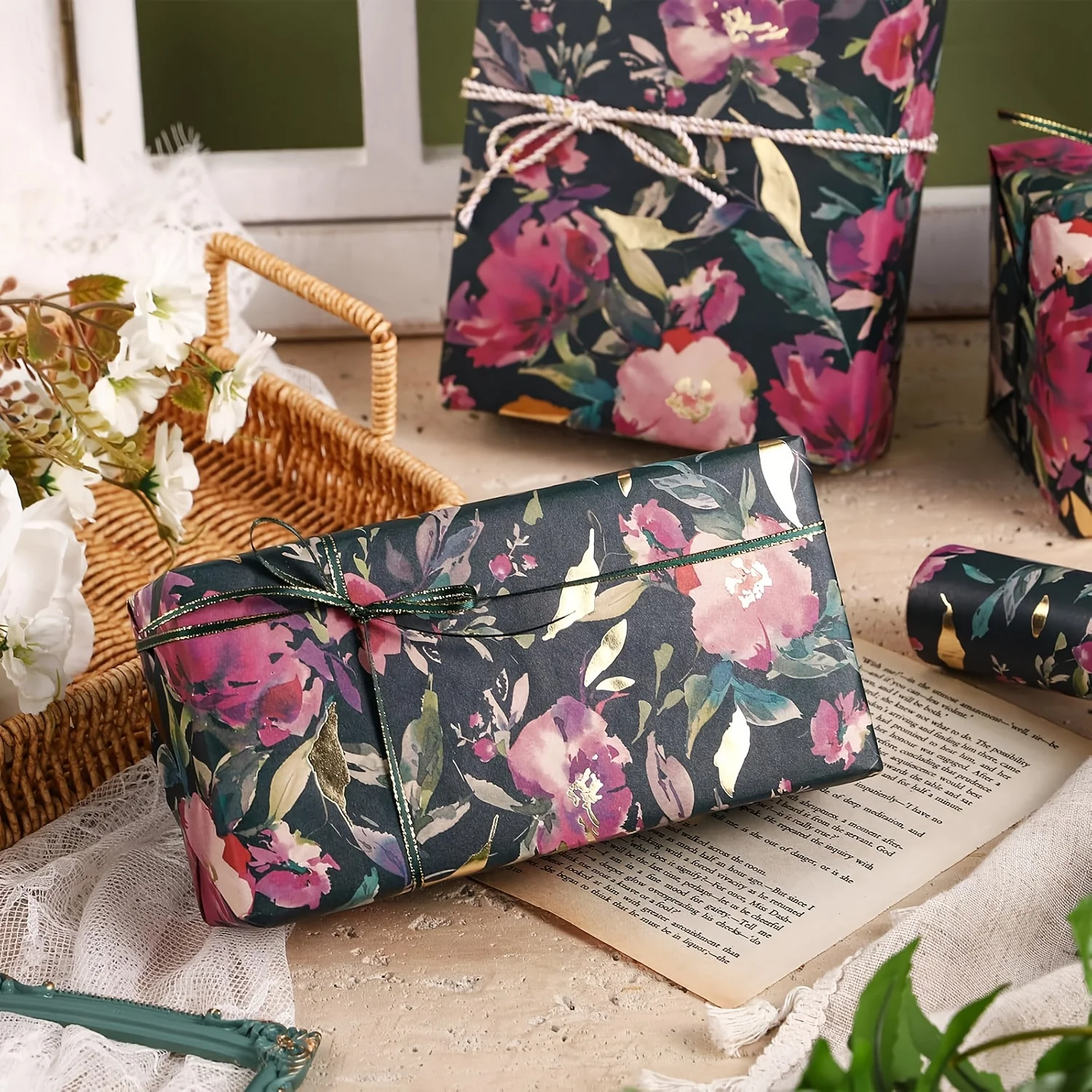 1 Roll of Light Luxury Vintage Floral Style Deep-Colored Leather Wrapping Paper |   Painted Pink and Purple Watercolor Florals and Gold Foil Leaf Patterns, Suitable for Birthday Gifts, Anniversaries, Holiday Gifts, and Vintage-Themed Party Decorations - 43cm × 500cm (17inch × 16.4 Feet)