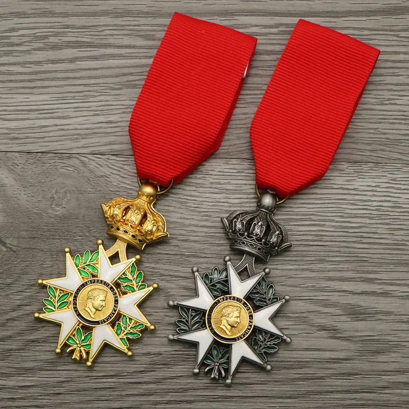 Reproduction the Legion of Honor Medal Badges of the French Emperor Napoleon's Order of Senior Knights Badge Pins