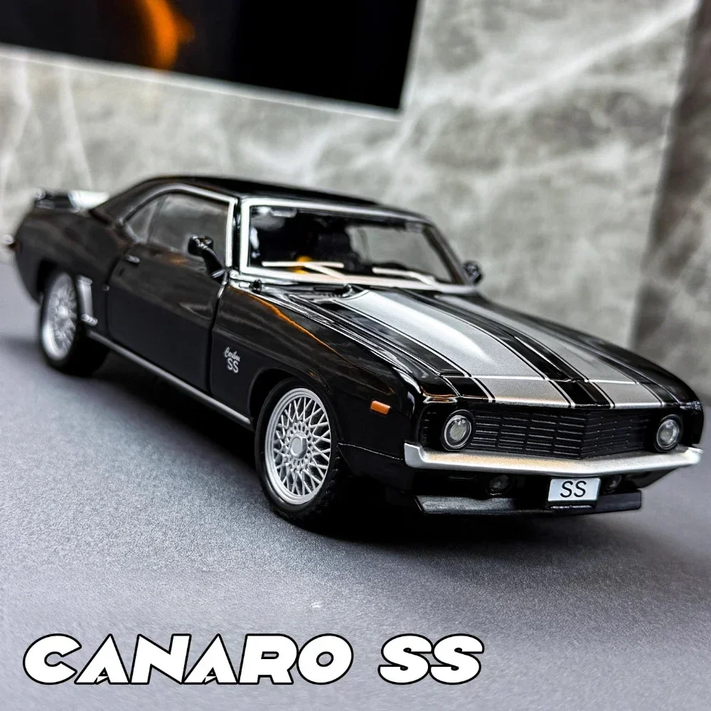 1:32 カマロSSスポーツカーおもちゃモデル、サウンドライト、プルバック、衝撃吸収、スーパーカーモデル、合金ボディ車両、家の装飾